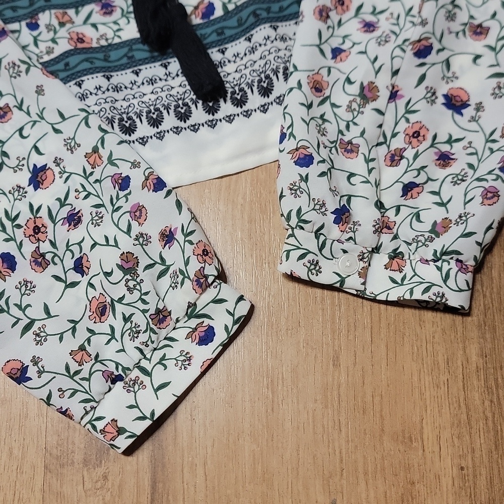 LUSH Boho Floral Tie Top - Picture 6 of 9